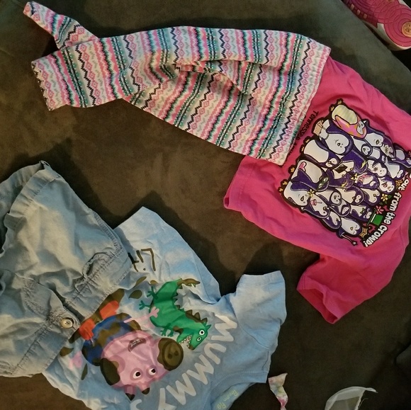 Clothes - Picture 3 of 3